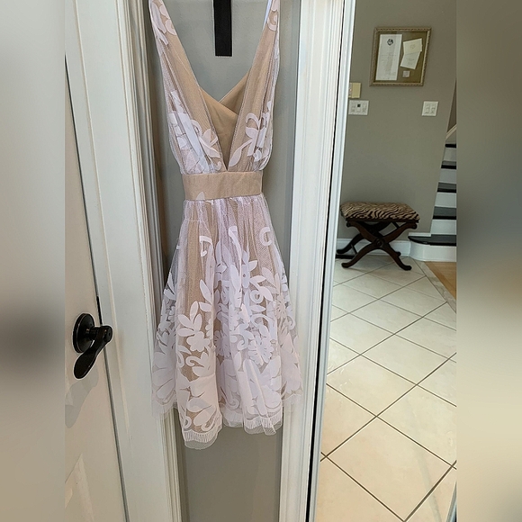 Woman's party dress - Picture 2 of 6